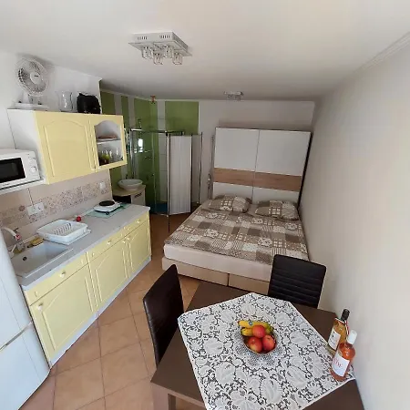 Pol-lak Apartment *