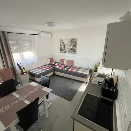 Pol-lak Apartment *